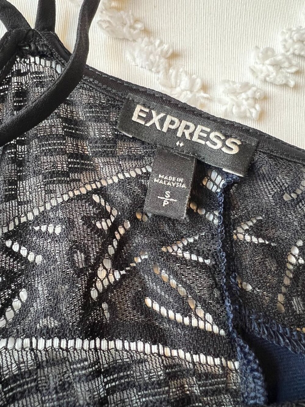 Express Navy Blue Cami Top Black Lace Trim V-Neck Spaghetti Strap SIZE MEDIUM - Picture 8 of 16